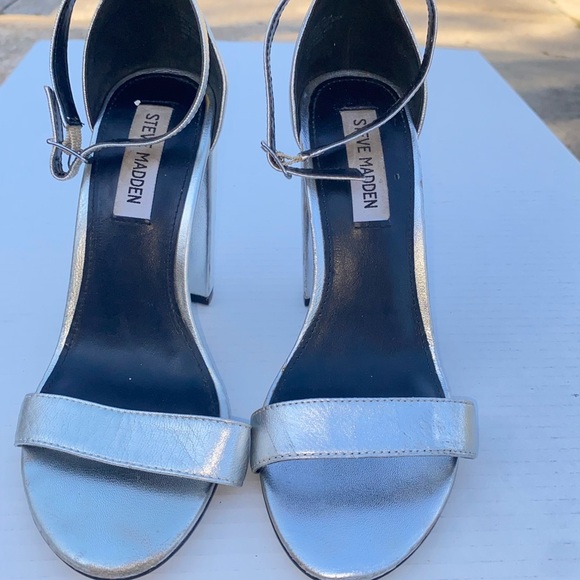 Steve Madden Realove Silver Lea Strappy Heel Sandal. Size 7.5-8. Scuff on heels. - Picture 1 of 5